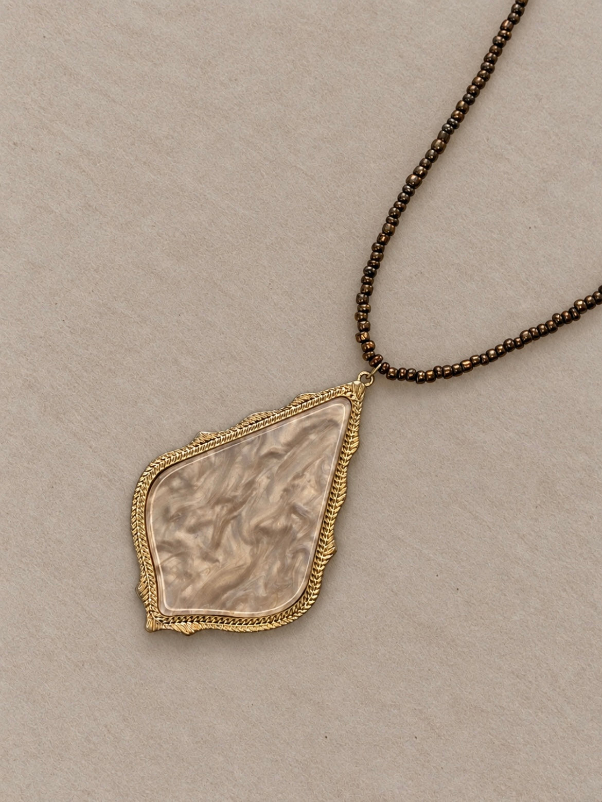 Vintage Mother of Pearl Pendant Necklace